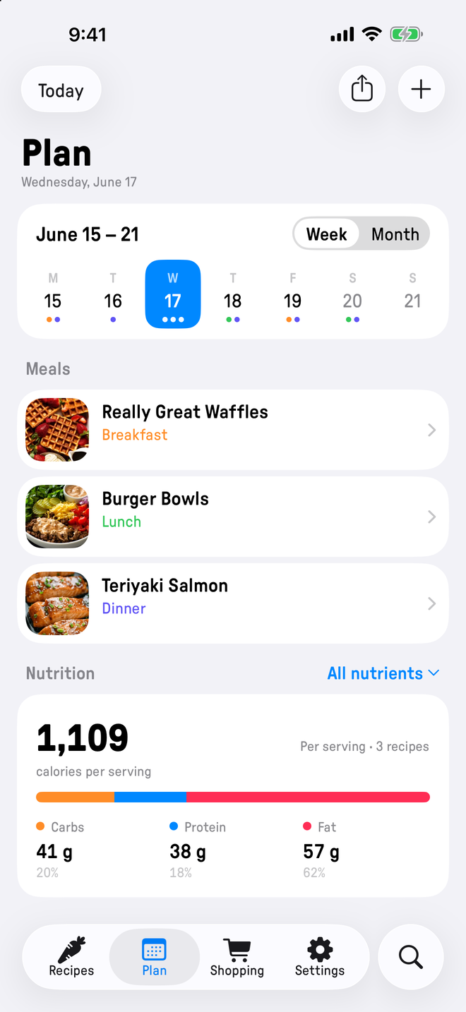 The weekly meal plan in Plate, with recipes on each day and nutrition totals.